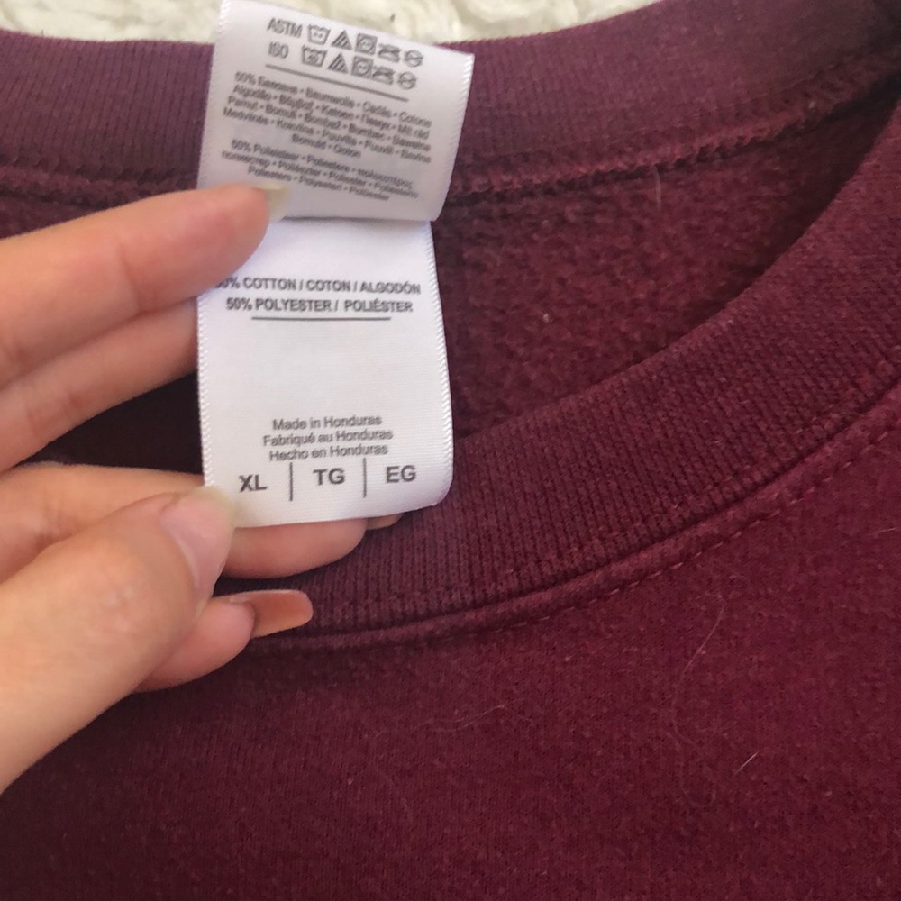 💕🐳 Maroon crewneck mean girls sweater sweatshirt - Picture 5 of 9